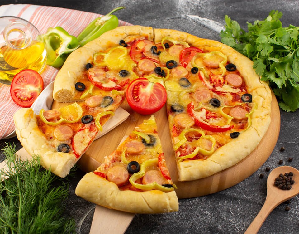 Pizza mit frischen Zutaten
